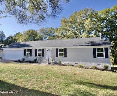 1549 Eastview Dr, Humboldt, TN 38343 - photo 3