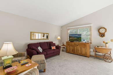 1605 Clemson Dr unit A, Saint Paul, MN 55122 - photo 5