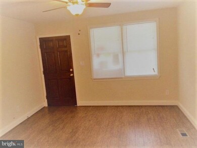521 Capitol Heights Blvd, Capitol Heights, MD 20743 - photo 2