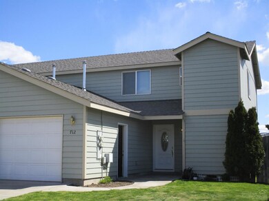 712 NE Larch Ave, Redmond, OR 97756 - photo 6