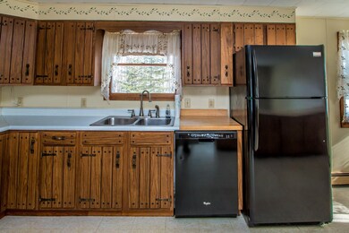 147 S Lunenburg Rd, Lunenburg, VT 05906 - photo 6