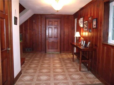 Entry/Foyer.