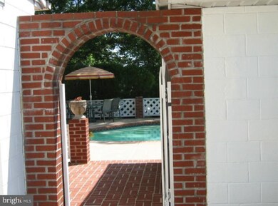 8724 Littlewood Rd, Parkville, MD 21234 - photo 5