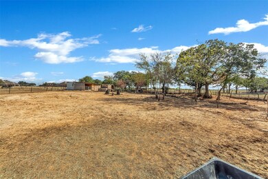 591 Willow Cir, Springtown, TX 76082 - photo 5