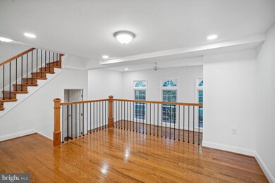 8028 Sleepy View Ln, Springfield, VA 22153 - photo 7