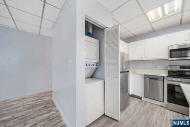 279 Clark St unit B2, Hackensack, NJ 07601 - photo 2