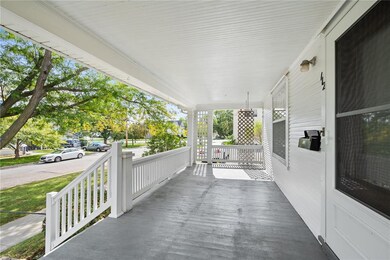 112 11th St NW, Cedar Rapids, IA 52405 - photo 3