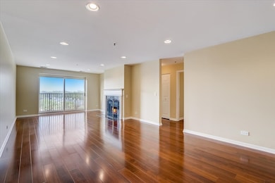 451 Town Place Cir unit 508W, Buffalo Grove, IL 60089 - photo 2