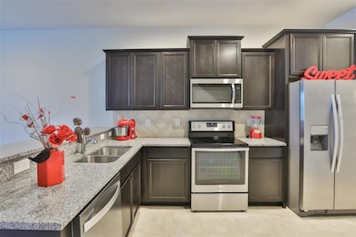 9162 Hillcroft Dr, Riverview, FL 33578 - photo 3