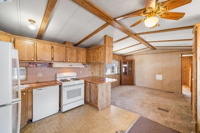 3998 Castro Valley Blvd unit SPC 27, Castro Valley, CA 94546 - photo 7