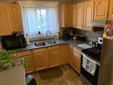 37 Howland Rd, Fairhaven, MA 02719 - photo 7