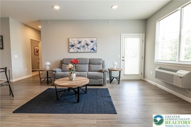 948 N Front St unit C-5, Allentown, PA 18102 - photo 4