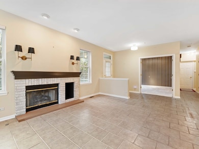 60 Tanglewood Dr, Glen Ellyn, IL 60137 - photo 4