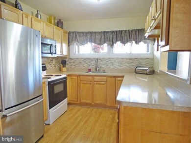 25 Aspen Ln, Levittown, PA 19055 - photo 7