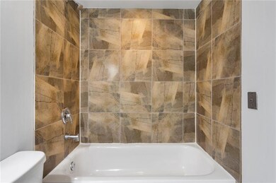 600 E 8th St unit 2M, Kansas City, MO 64106 - photo 7