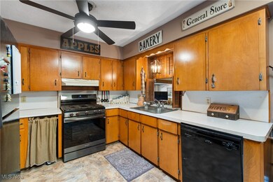 1605 Sweetbriar Cir NW, Massillon, OH 44646 - photo 7