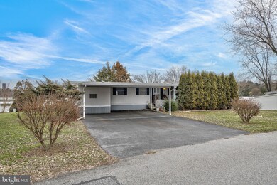 144 Crestwood Dr, Mount Wolf, PA 17347 - photo 2