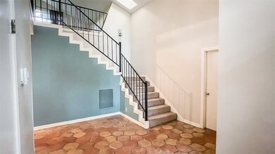 5915 Donwhite Ln, Houston, TX 77088 - photo 3