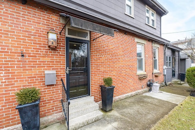 539 Mohawk St-5