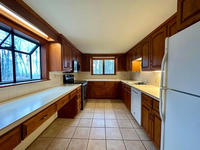 326 Old Main St, New London, NH 03257 - photo 4