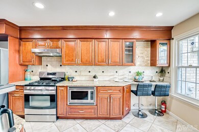 42 Hawthorn Dr, Edison, NJ 08820 - photo 7