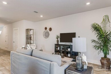 1663 Iroquois Ct, Pensacola, FL 32534 - photo 4