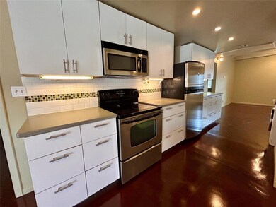 2408 Leon St unit 113C, Austin, TX 78705 - photo 2