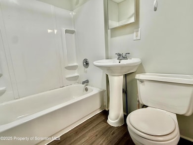 1005 Washburn St unit fl 1, Scranton, PA 18504 - photo 6