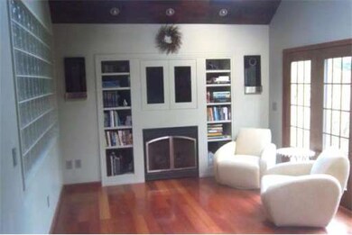 7 Gosnold St, Mattapoisett, MA 02739 - photo 3