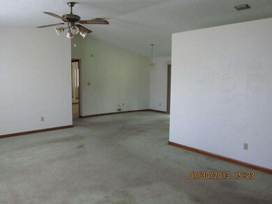 LIVING/DINING