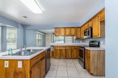 14183 Limerick Ln, Tomball, TX 77375 - photo 7