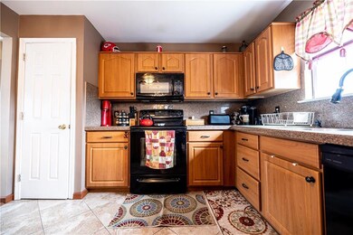 697 Oakwood St, Easton, PA 18045 - photo 7