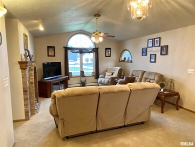 6 Pine Cone Dr, Jacksonville, IL 62650 - photo 7