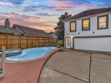 Garage apartment has pool view
