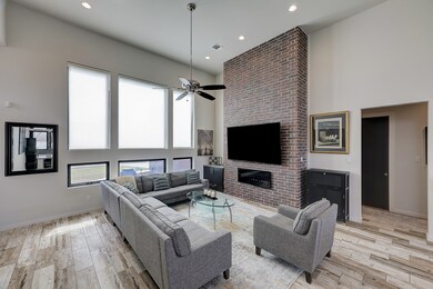 4802 Viking Dr, Houston, TX 77092 - photo 4