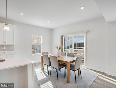 484 Bridgepoint Dr, Fredericksburg, VA 22405 - photo 7