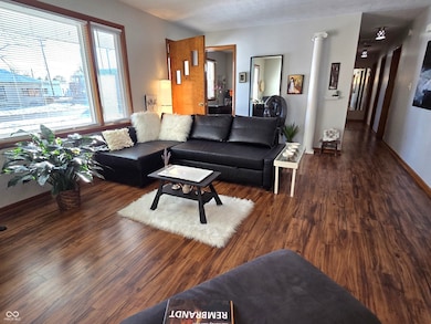 102 E Grant St, Waldron, IN 46182 - photo 3