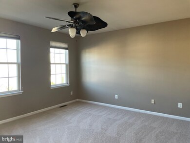 9224 Alvyn Lake Cir, Bristow, VA 20136 - photo 6