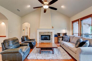 3907 Homestead Ct, Granbury, TX 76049 - photo 6