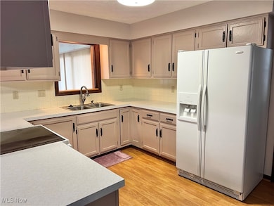 201 Stuart Dr, Spencer, OH 44275 - photo 2