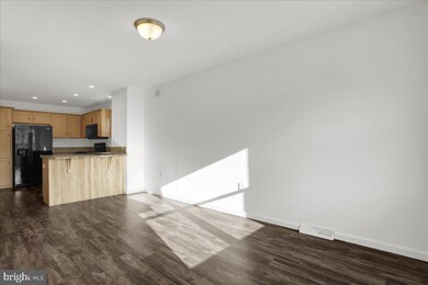 307 Crestmont St, West Reading, PA 19611 - photo 4