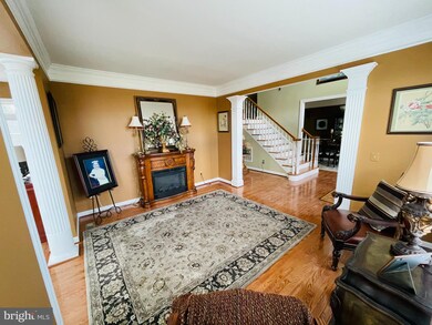 19583 Rothbury Ln, Leesburg, VA 20175 - photo 7