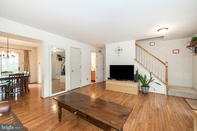 109 Runnymede Ct, Harleysville, PA 19438 - photo 3