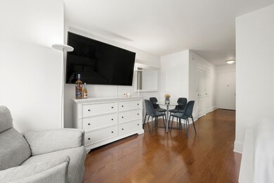 SixtyFour unit 5F, New York, NY 10065 - photo 5