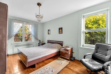 Donner Gardens unit 4C, Jackson Heights, NY 11372 - photo 4