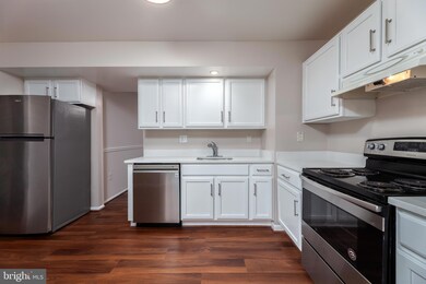 9602 Lindenbrook St, Fairfax, VA 22031 - photo 5