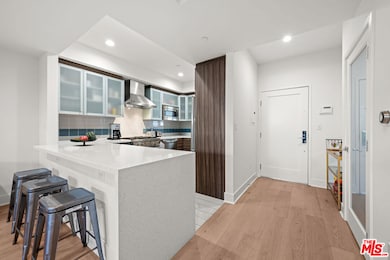 108 S Croft Ave unit 102, Los Angeles, CA 90048 - photo 5