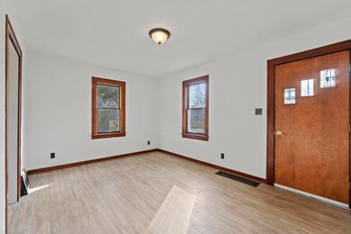 312 W 16th St, Auburn, IN 46706 - photo 7