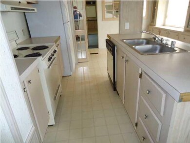 8590 Carlos St unit 5, Navarre, FL 32566 - photo 3