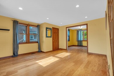 43 Pine St, West Newton, MA 02465 - photo 6